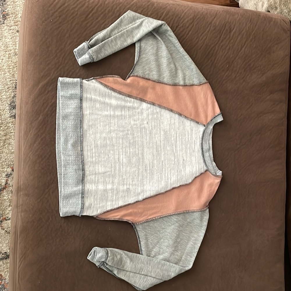 BKE youth girl’s lightweight sweatshirt, youth medium